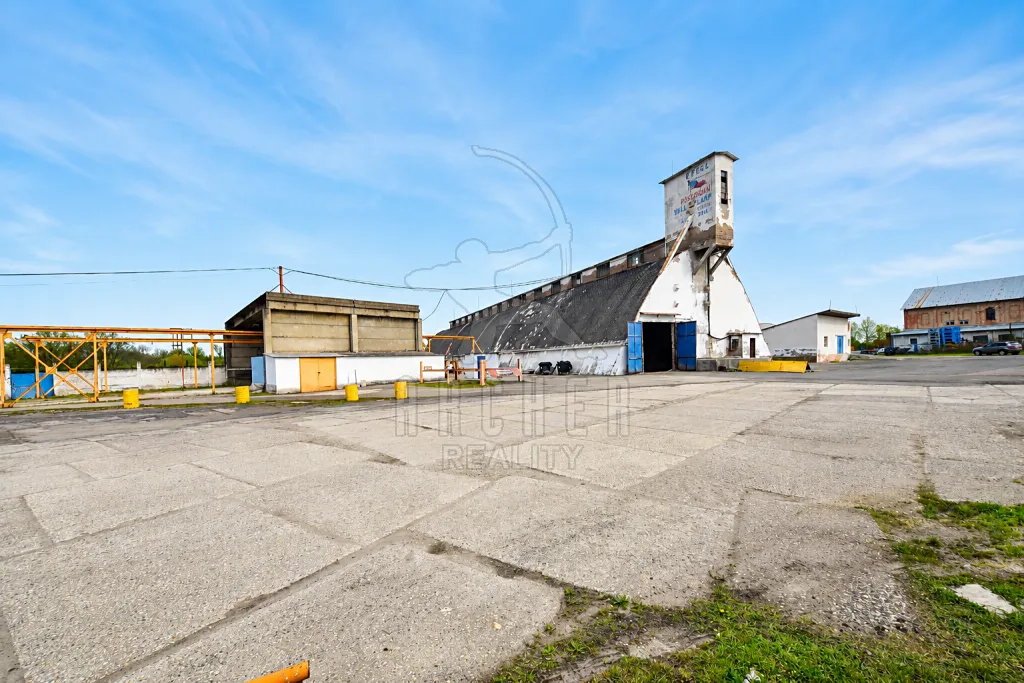 Prodej skladového prostoru 6697 m²